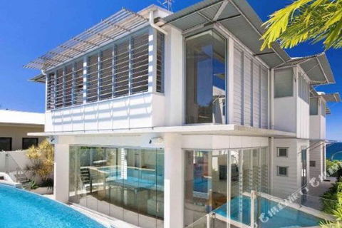 R & W Noosa Holidays 19 The Esplanade - Darwin Holiday 0