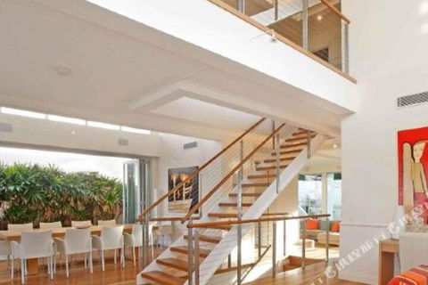 R & W Noosa Holidays 19 The Esplanade - Darwin Holiday 3