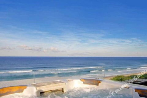 R & W Noosa Holidays 19 The Esplanade - Darwin Holiday 2