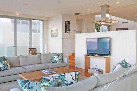 R & W Noosa Holidays 19 The Esplanade - Darwin Holiday 5