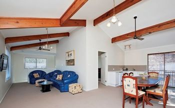 Little Beach House 8 Mistral Close - Darwin Holiday 2