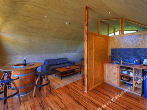 Bruny Island Accommodation 43 Degrees Beachside Studio Spa Apartments (1) - Darwin Holiday 6