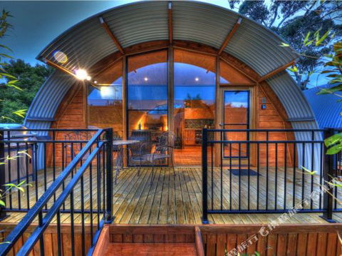 Bruny Island Accommodation 43 Degrees Beachside Studio Spa Apartments (1) - Darwin Holiday 3