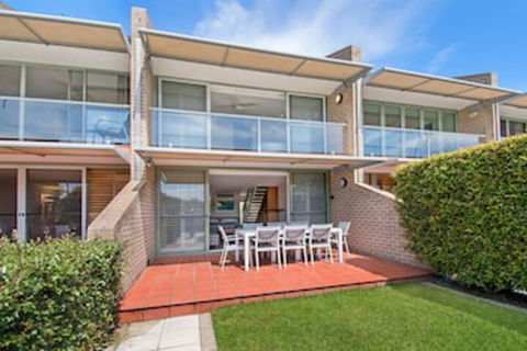 Number 4 James Cook Apartments - Darwin Holiday 0