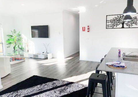 Brand New Home - 10min To Beach & Torquay - Darwin Holiday 0
