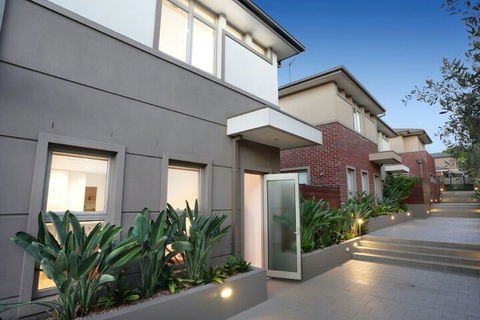 Kew Luxurious Townhouse - Darwin Holiday 1