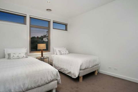 Kew Luxurious Townhouse - Darwin Holiday 3