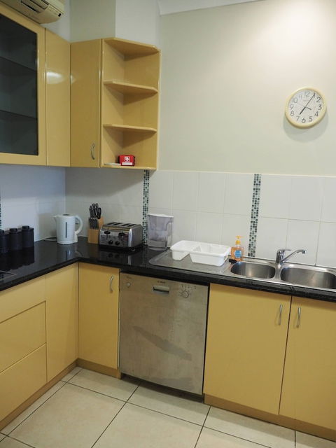 Queen Room With Airport Transfers Or Car Rental - Darwin Holiday 1