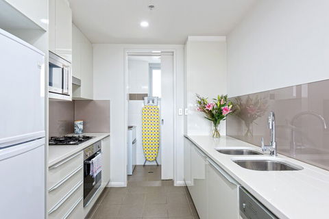 Astra Apartments Miller Street - Darwin Holiday 4