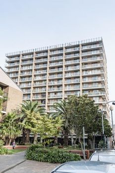 Potts Point Springfield Avenue (I) - Darwin Holiday 0