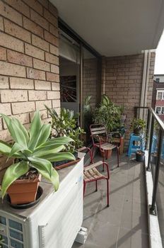 Potts Point Springfield Avenue (I) - Darwin Holiday 6