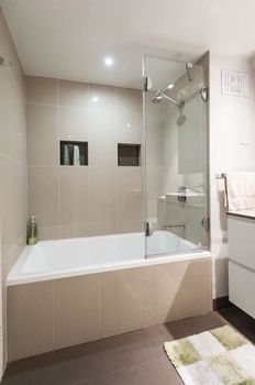 Potts Point Springfield Avenue (I) - Darwin Holiday 3