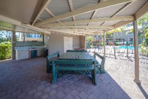 2 Bedroom Apartment Carindale - Darwin Holiday 2