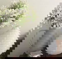 Beautiful Cottage Ocean Views Amazing Gardens 12 Minute Walk to Beach - Darwin Holiday