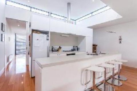 Anglesea Surf Beach Apartments - Darwin Holiday 4