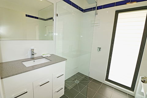 Break Point - Darwin Holiday 6