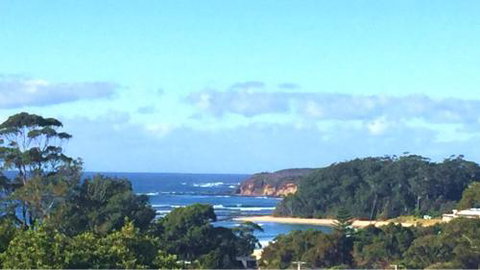 THE WHITE HOUSE - Darwin Holiday 3