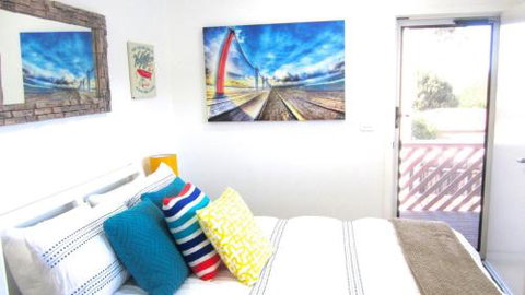 THE WHITE HOUSE - Darwin Holiday 1