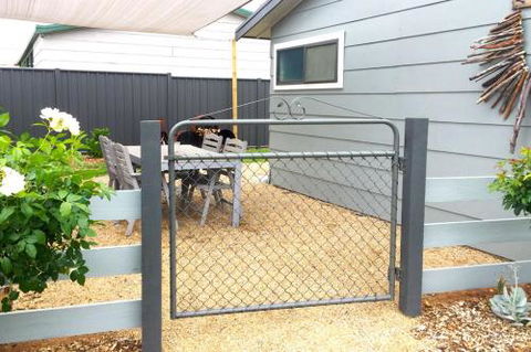 Charlottes Honor River & Golf Cottage - Darwin Holiday 1