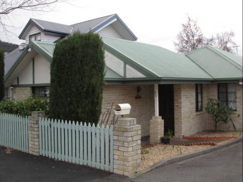 Twin Pines Cottage On Lansdowne - Darwin Holiday 2