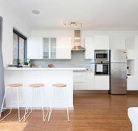 Beachside Apartment with Stunning Views  Parking - Darwin Holiday