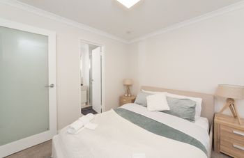 Lakeview Apartment Suite 16 - Darwin Holiday 1
