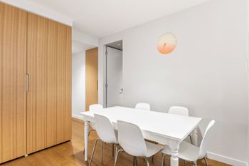 Light Tower Apartment - Darwin Holiday 6