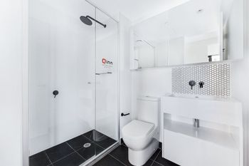 Light Tower Apartment - Darwin Holiday 5