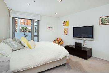 Elegant Elizabeth Bay H374 - Darwin Holiday 5