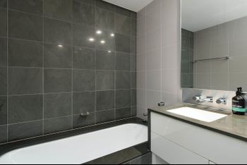 Elegant Elizabeth Bay H374 - Darwin Holiday 6