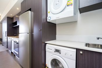 Executive Studio Inner City Apartment - Darwin Holiday 5