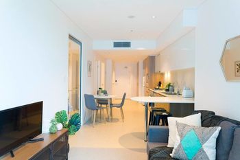 Compact Brisbane Pad With 2 Bedrooms - Darwin Holiday 0