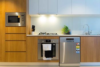 Compact Brisbane Pad With 2 Bedrooms - Darwin Holiday 4