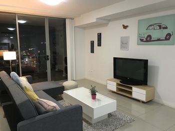 Chic & Cosy Apartment Near Airport & CBD - Darwin Holiday 0