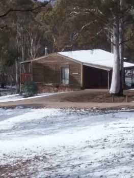 Gooandra Alpine Cabins - Darwin Holiday 5