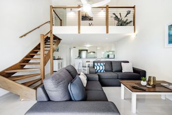 Beachside Escape In Stunning Surfers Paradise - Darwin Holiday 0