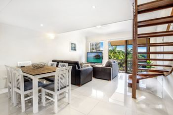 Beachside Escape In Stunning Surfers Paradise - Darwin Holiday 6