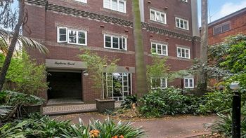 The Apartment Service LB002 - Darwin Holiday 0