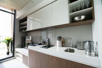 Spacious Apartment Close To Melbourne CBD - Darwin Holiday 1