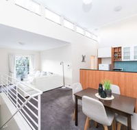 2 Bedroom Balcony Terrace near Kings Cross - Darwin Holiday