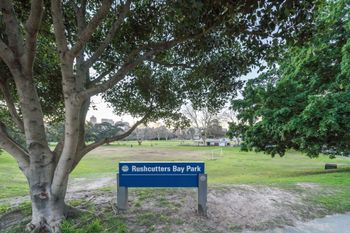 2 Bedroom Balcony Terrace Near Kings Cross - Darwin Holiday 6