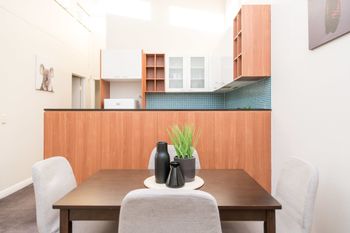 2 Bedroom Balcony Terrace Near Kings Cross - Darwin Holiday 1