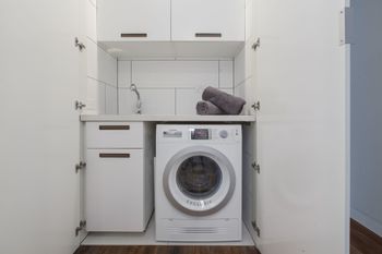 Architects Urban Retreat In Malvern - Darwin Holiday 5