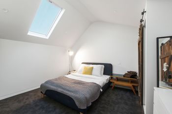 Architects Urban Retreat In Malvern - Darwin Holiday 2