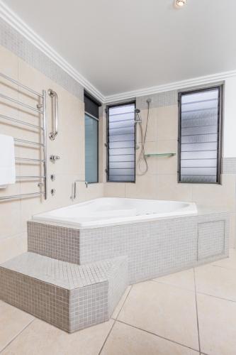 Sea Point On Trinity Beach - Darwin Holiday 5