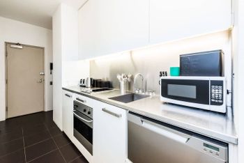 Executive Two Bed Penthouse Studio In The City - Darwin Holiday 2