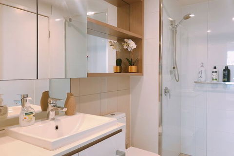 St.Tropez Apartment - Darwin Holiday 2