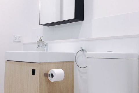 St.Tropez Apartment - Darwin Holiday 1