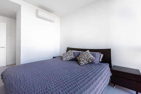 Sabrina, 2BDR Docklands Apartment - Darwin Holiday 4
