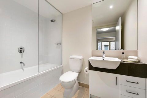 Melbourne Carlton Central Apartment Hotel - Darwin Holiday 1